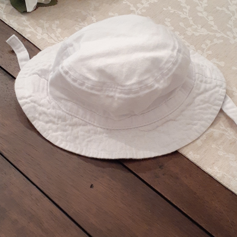 Sun hat 12 mo like new